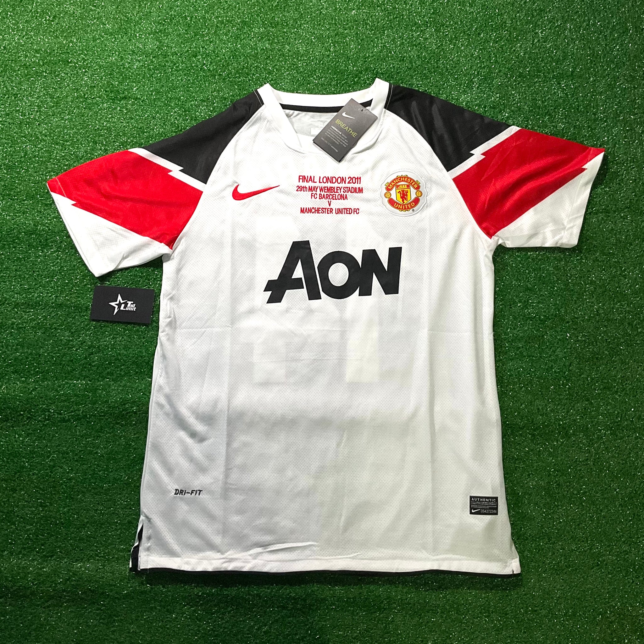 Manchester United “Chicharito” Retro Kit